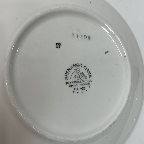 Shenango China Gold Trimmed 6 3/4 In Round Vintage Saucers Dessert Plates Set 2 - Picture 5 of 7
